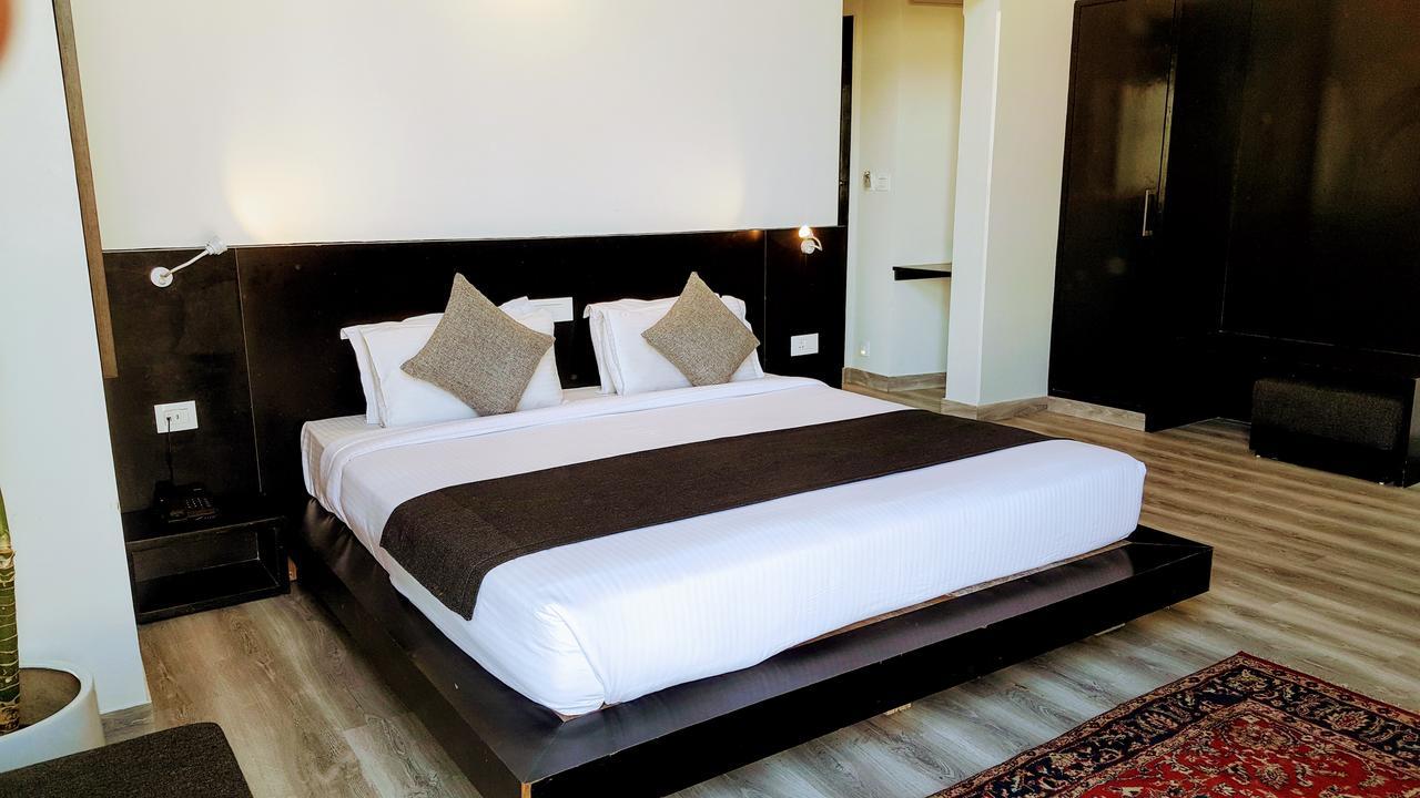 เดอะ ซาเนียร์ บูทิก โฮเทล Hotel ชัยปุระ ภายนอก รูปภาพ