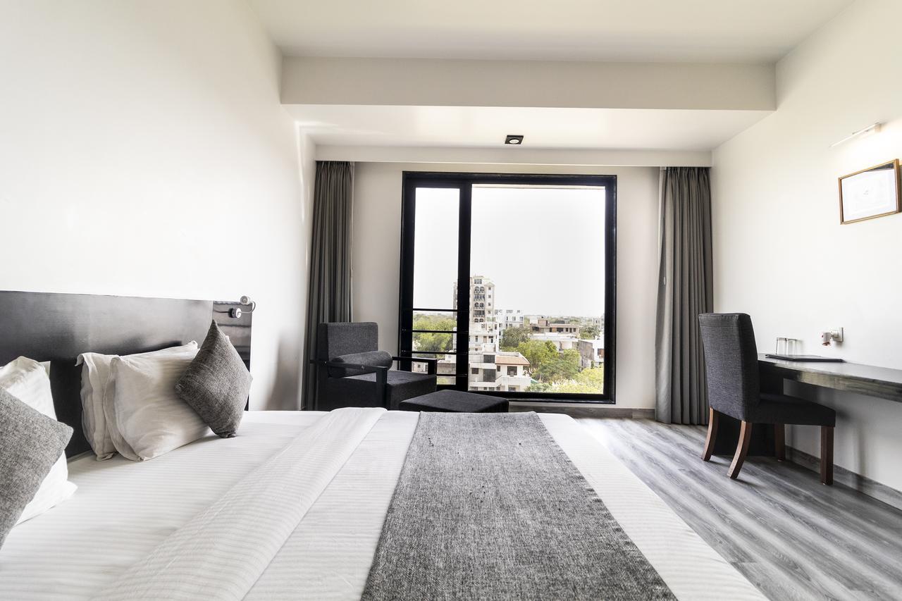เดอะ ซาเนียร์ บูทิก โฮเทล Hotel ชัยปุระ ภายนอก รูปภาพ