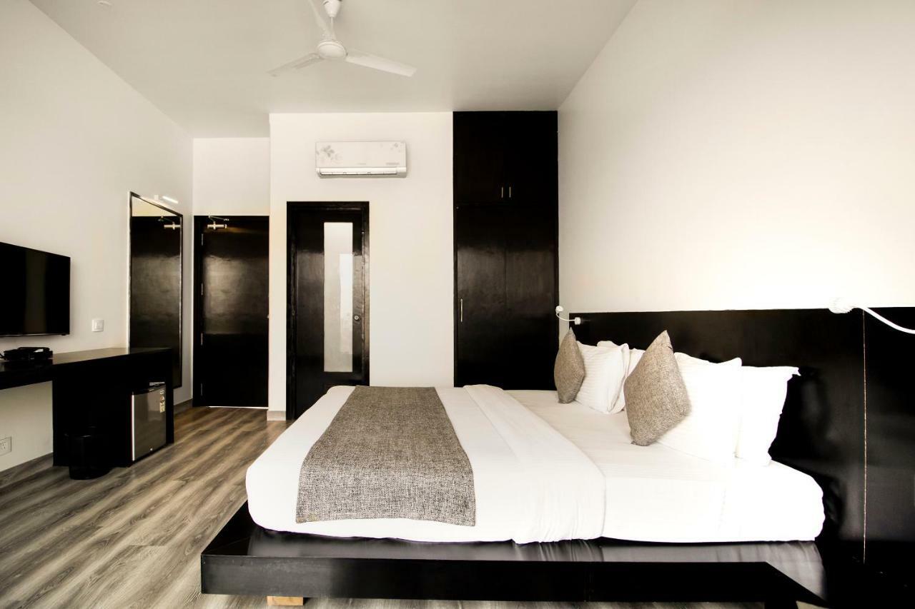 เดอะ ซาเนียร์ บูทิก โฮเทล Hotel ชัยปุระ ภายนอก รูปภาพ