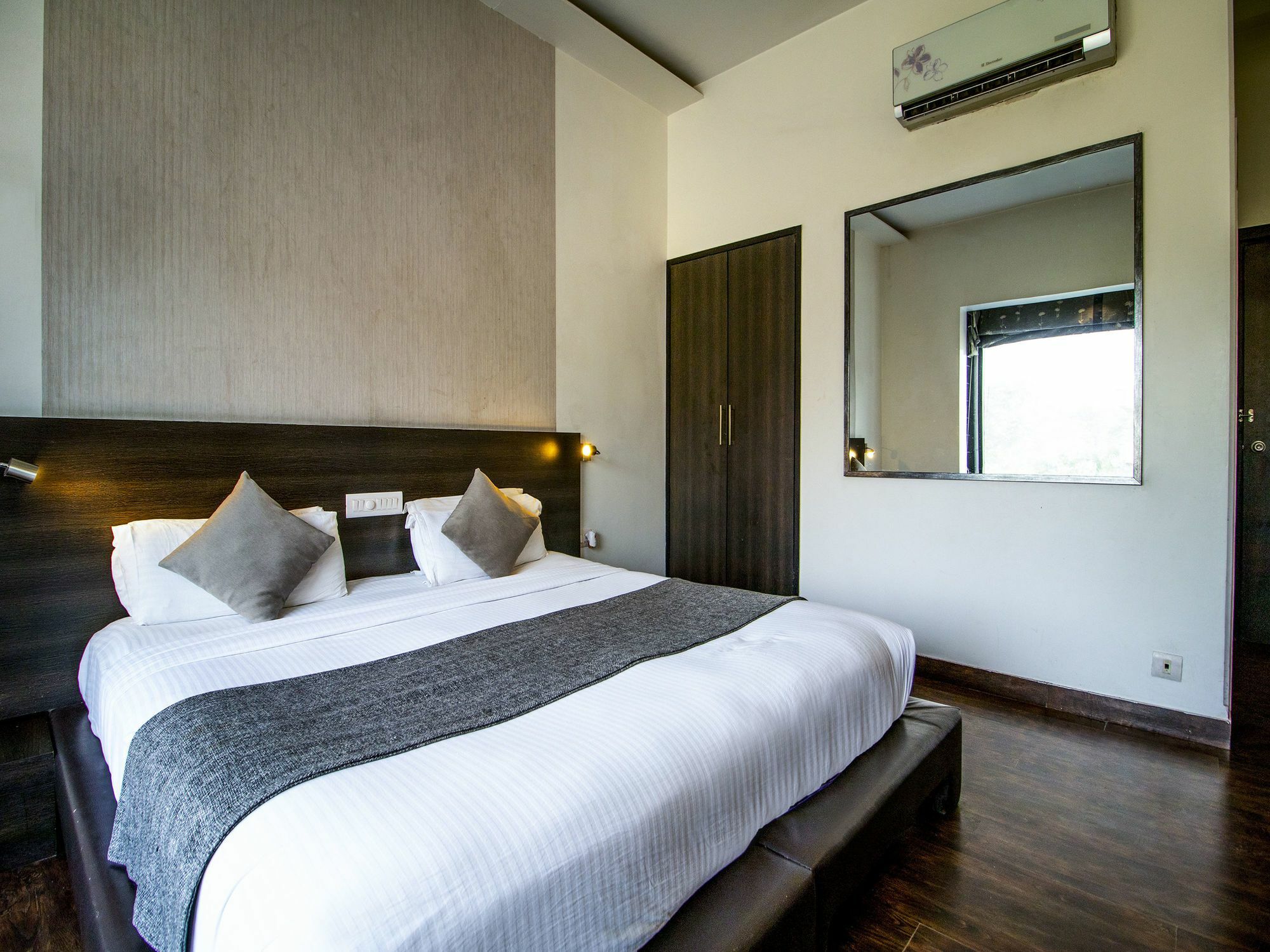 เดอะ ซาเนียร์ บูทิก โฮเทล Hotel ชัยปุระ ภายนอก รูปภาพ